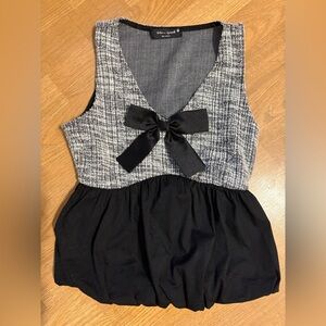 Elegant Black and Gray Sleeveless Blouse